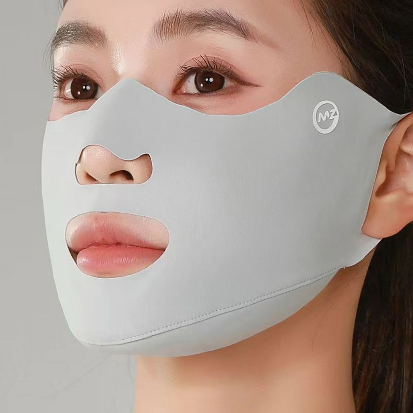 1PC New Breathable Ice Silk Mask Washable Dustproof Sunscreen Mask Anti-UV Riding Face Mask Protect The Corners of The Eyes